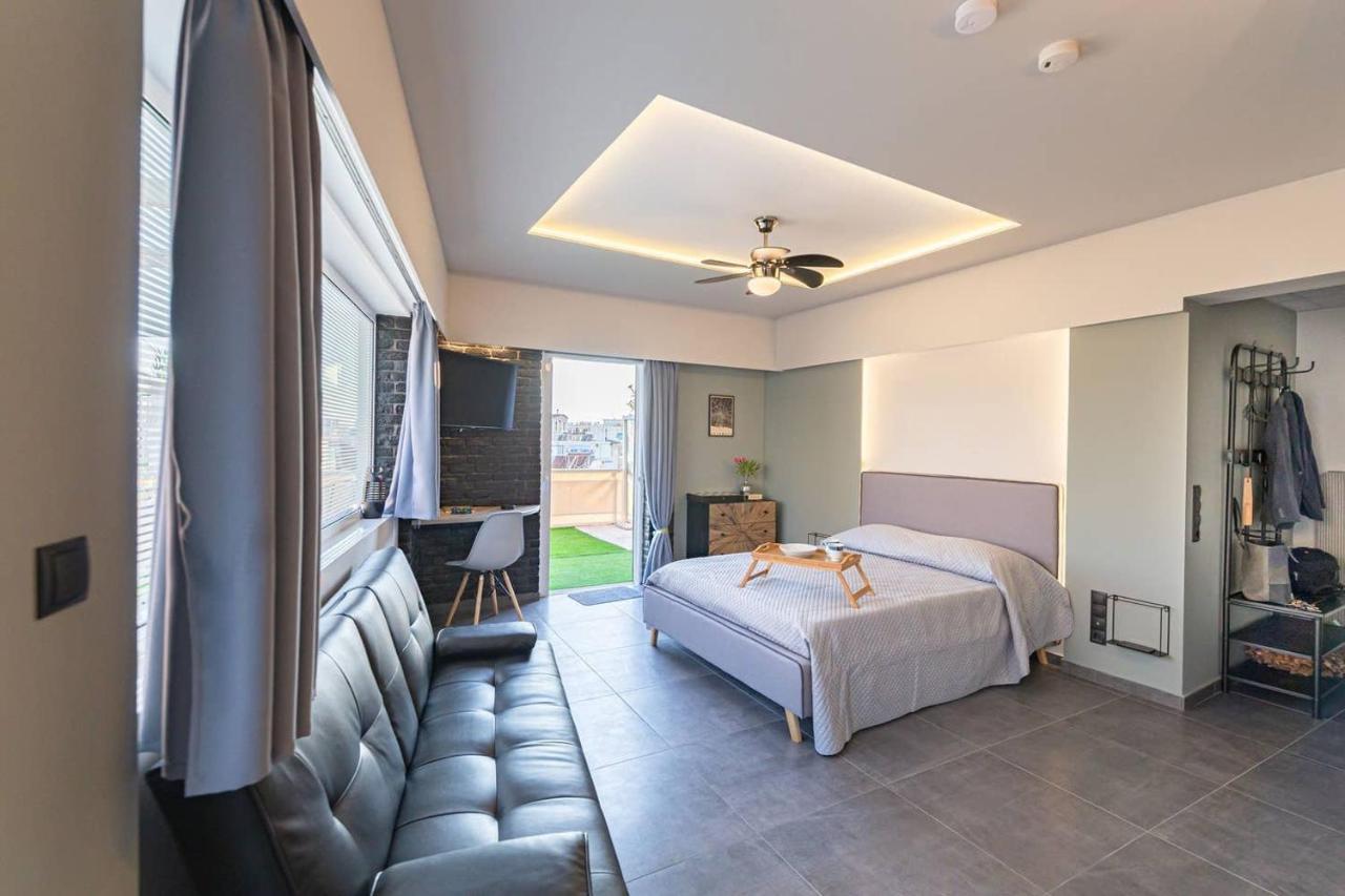 Tiny Central Penthouse, Big Terrace Каламата Екстериор снимка