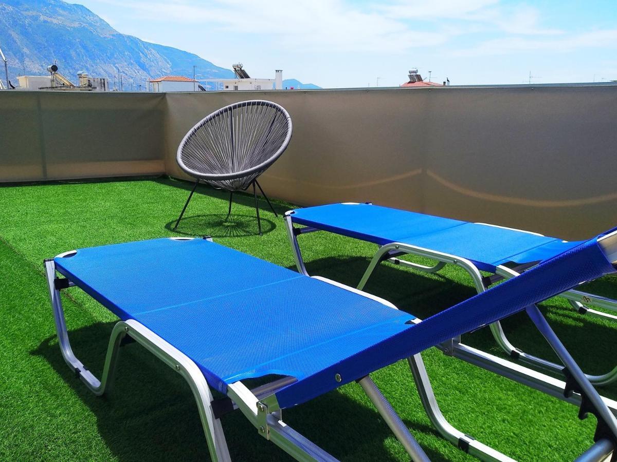 Tiny Central Penthouse, Big Terrace Каламата Екстериор снимка